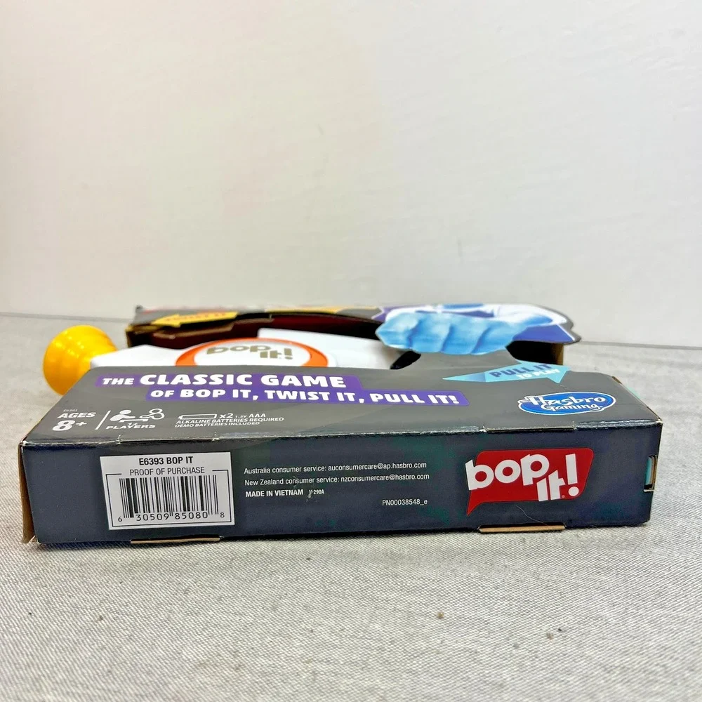 Hasbro Bop It Classic Bop It Twist Pull It Kids Electronic Party Fun Toy Game 8+